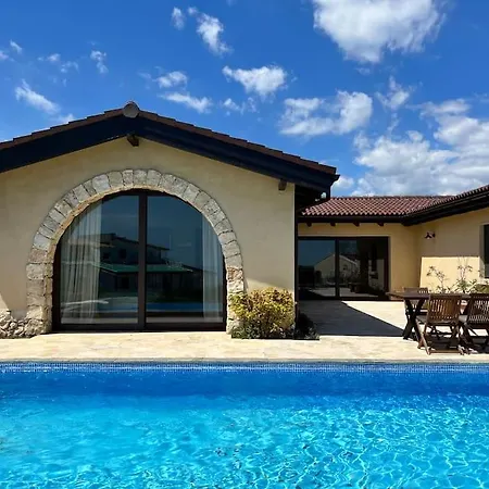 Holiday home Private At Blacksearama Golf & *